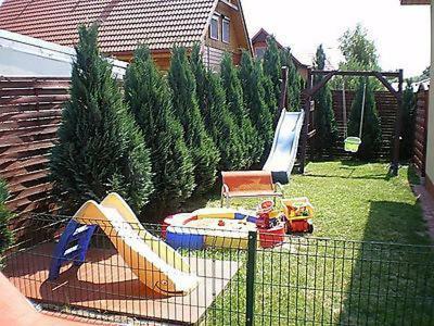 Ferienhaeuser Mit Pool レバル エクステリア 写真